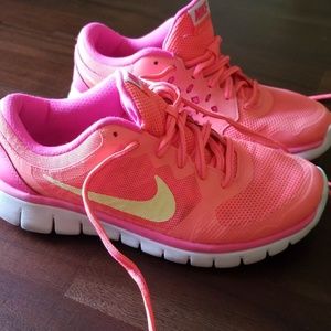 Girls Nike Shoes